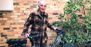 Druga młodość 90-letniego rowerzysty. E-bike zrobił swoje