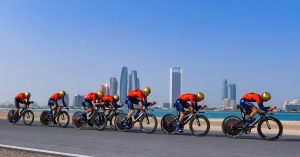 Bahrain-Merida na podium w "czasówce" UAE Tour [video]