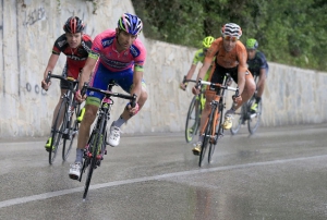 Giro: awans Niemca i Scarponiego po niebezpiecznym etapie (video)