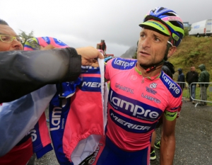 14. etap Vuelty: Scarponi coraz wyżej po ciężkim boju