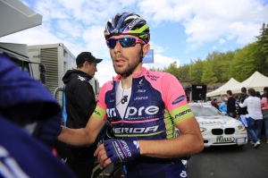 Giro: Ulissi 4. na 9. etapie, Bono w ucieczce
