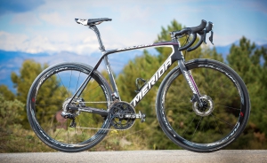 Scultura Disc Team doceniona przez road.cc